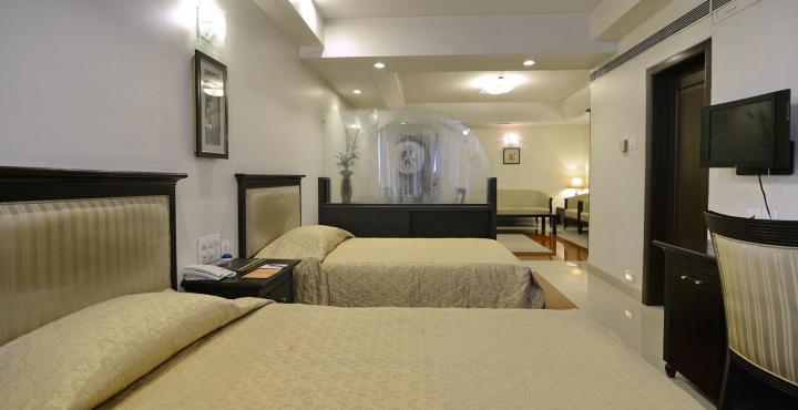 Ambience Executive Hotel Pimpri-Chinchwad ภายนอก รูปภาพ