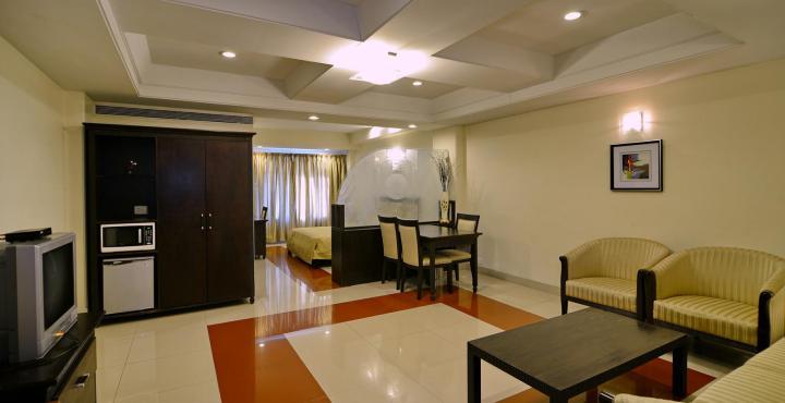 Ambience Executive Hotel Pimpri-Chinchwad ภายนอก รูปภาพ