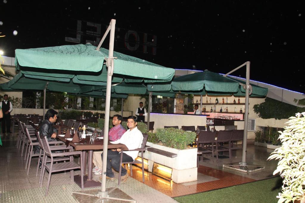 Ambience Executive Hotel Pimpri-Chinchwad ร้านอาหาร รูปภาพ